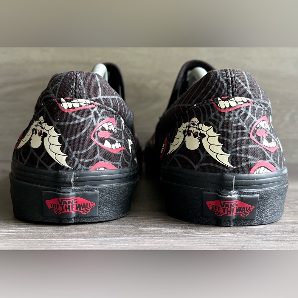 Vans Classic Slip-On Glow Frights Black Glow In The Dark Size 12 NWOT - Picture 6 of 9